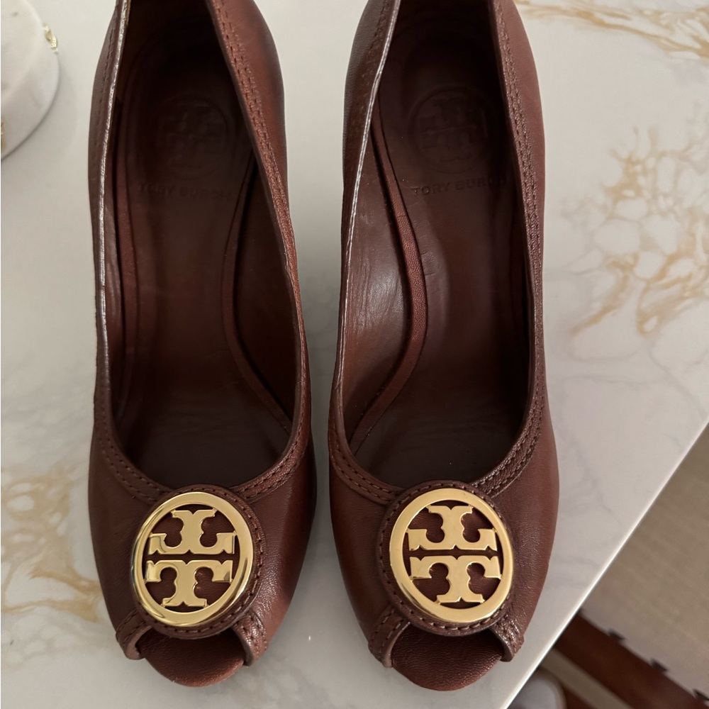 Tory Burch Brown Leather Heels with Gold Medallion